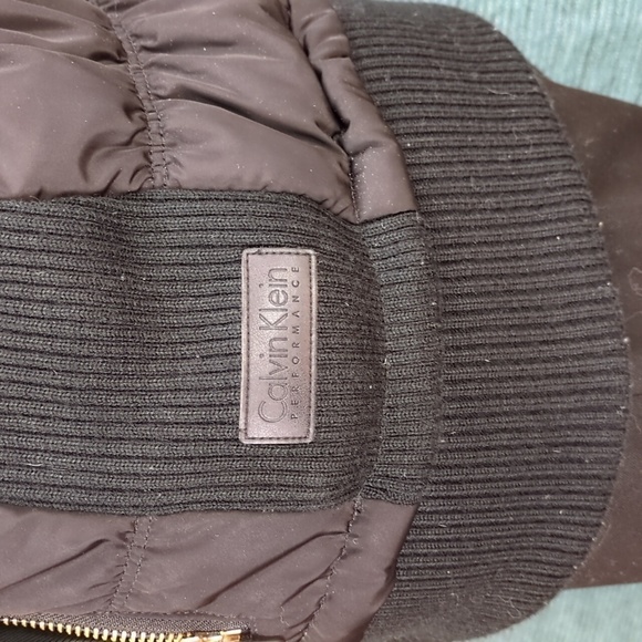 Calvin Klein Performance Puffer Vest Diagonal Zipper - Picture 7 of 13